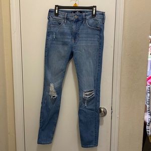 Light wash ripped skinny jeans